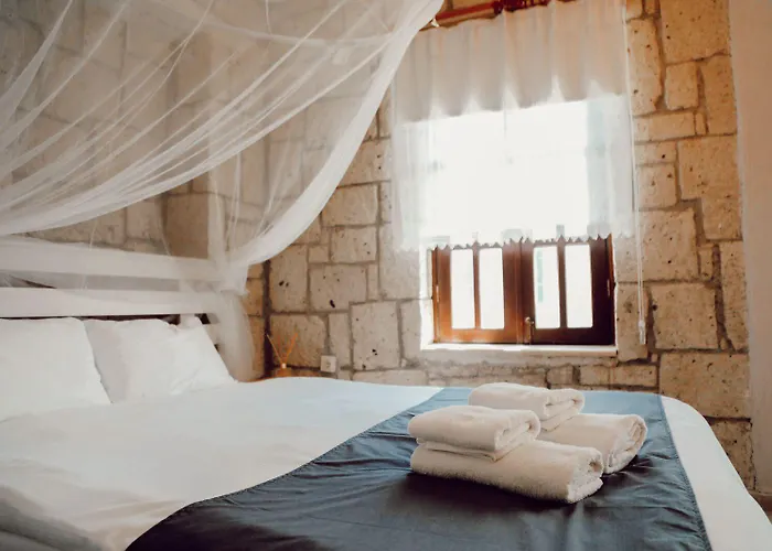 Ivy House Loca Hotel