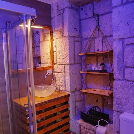 Ivy House Loca Hotel