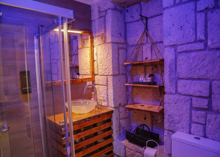 Ivy House Loca Hotel